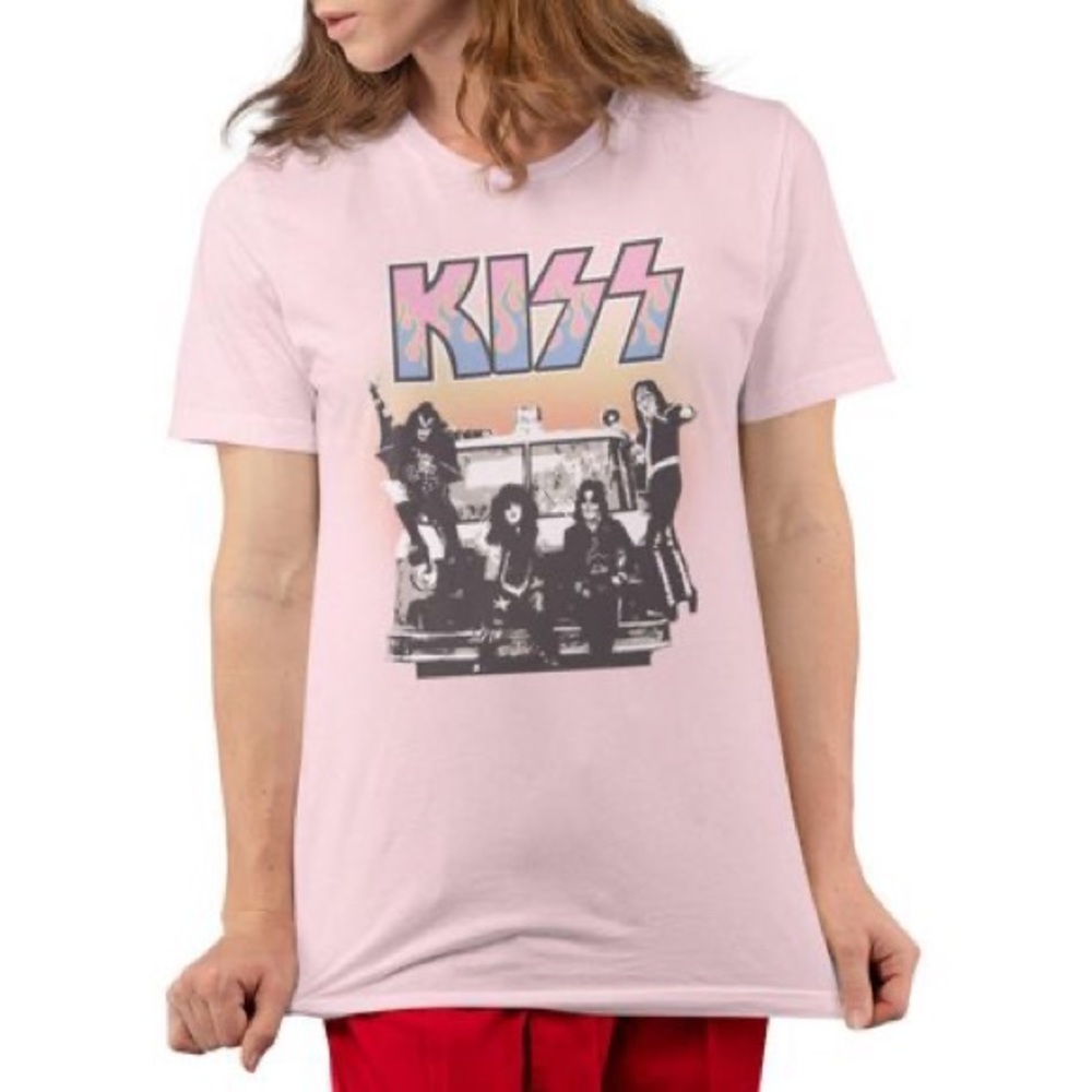 NWT Women’s XL Pink KISS Short Sleeve Graphic Crew Neck T-Shirt